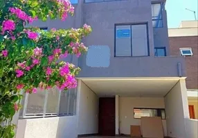 Foto 1 de Casa de Condomínio com 3 Quartos à venda, 256m² em Mário Quintana, Porto Alegre