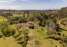 Foto 1 de Fazenda/Sítio com 3 Quartos à venda, 200m² em Tres Corregos, Campo Largo