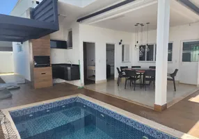 Foto 1 de Casa de Condomínio com 3 Quartos para venda ou aluguel, 219m² em Residencial Goiânia Golfe Clube, Goiânia