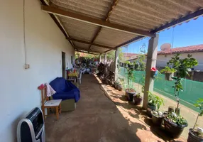 Foto 1 de Casa com 3 Quartos à venda, 360m² em Setor Garavelo, Goiânia