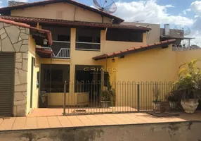 Foto 1 de Casa com 4 Quartos à venda, 318m² em Centro, Anápolis