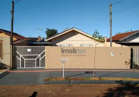 Foto 1 de Casa com 2 Quartos à venda, 200m² em Ernani Moura Lima, Londrina