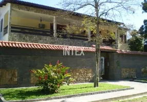Foto 1 de Sobrado com 8 Quartos à venda, 600m² em Itaipu, Niterói