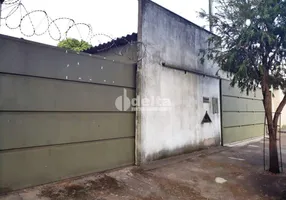 Foto 1 de Casa com 3 Quartos à venda, 130m² em Tubalina, Uberlândia