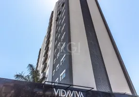 Foto 1 de Apartamento com 3 Quartos para alugar, 77m² em Navegantes, Porto Alegre