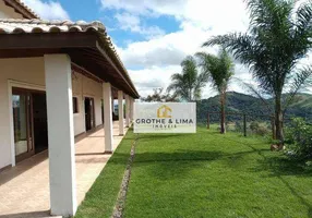 Foto 1 de Fazenda/Sítio com 3 Quartos à venda, 300m² em Centro, Guararema