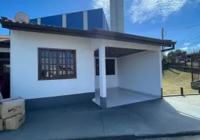 Foto 1 de Casa com 2 Quartos à venda, 67m² em CAMPO PEQUENO, Colombo