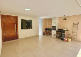 Foto 1 de Casa com 3 Quartos à venda, 130m² em Sao Mateus, Montes Claros
