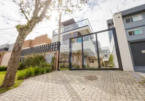 Foto 1 de Casa com 3 Quartos à venda, 198m² em Água Verde, Curitiba