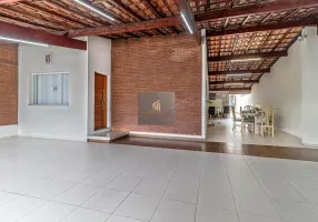 Foto 1 de Casa com 3 Quartos à venda, 210m² em Jardim Gurilândia, Taubaté