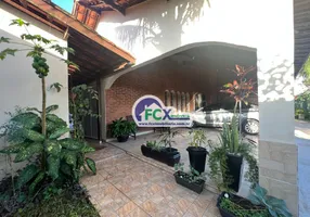 Foto 1 de Casa com 3 Quartos à venda, 180m² em Vila Loty, Itanhaém