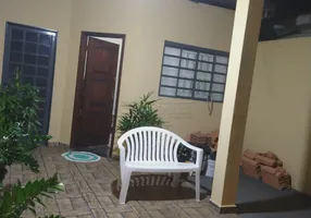 Foto 1 de Casa com 2 Quartos à venda, 75m² em Jardim Tangará, São Carlos