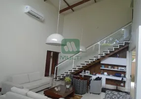 Foto 1 de Casa de Condomínio com 4 Quartos para alugar, 230m² em Jardins Barcelona, Uberlândia