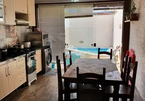 Foto 1 de Casa com 3 Quartos à venda, 106m² em Jardim Planalto, Porto Alegre