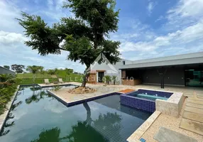 Foto 1 de Casa de Condomínio com 4 Quartos para venda ou aluguel, 500m² em Residencial Goiânia Golfe Clube, Goiânia