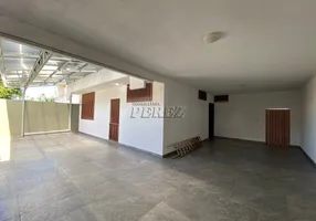 Foto 1 de Casa com 4 Quartos para alugar, 350m² em Quebec, Londrina