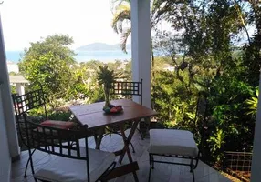 Foto 1 de Casa com 5 Quartos à venda, 250m² em Praia da Enseada, Ubatuba