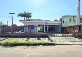 Foto 1 de Casa com 3 Quartos para alugar, 214m² em Espinheiros, Joinville