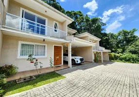 Foto 1 de Casa de Condomínio com 4 Quartos à venda, 150m² em Carlos Guinle, Teresópolis