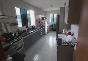 Foto 1 de Casa com 3 Quartos à venda, 200m² em Vera Cruz, São Paulo