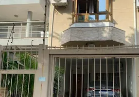 Foto 1 de Casa com 3 Quartos à venda, 222m² em Jardim Itú Sabará, Porto Alegre