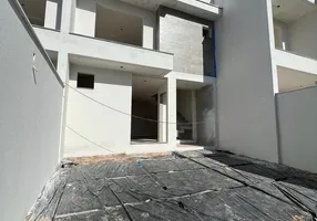 Foto 1 de Sobrado com 3 Quartos à venda, 113m² em Bom Retiro, Joinville