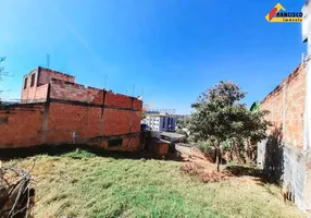 Foto 1 de Lote/Terreno à venda, 360m² em Jardim Candelaria, Divinópolis