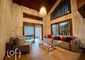 Foto 1 de Casa com 4 Quartos à venda, 229m² em Centro, Capão da Canoa