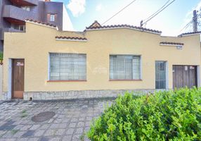 Casas com piscina à venda em Cristo Rei, Curitiba, PR - ZAP Imóveis