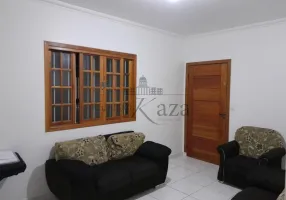 Foto 1 de Casa com 2 Quartos à venda, 64m² em Jardim Oriente, São José dos Campos