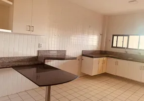 Foto 1 de Apartamento com 3 Quartos à venda, 170m² em Morro Branco, Natal