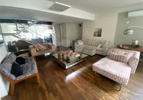 Foto 1 de Casa de Condomínio com 3 Quartos à venda, 180m² em Vila Romana, São Paulo