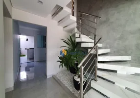 Foto 1 de Sobrado com 3 Quartos à venda, 127m² em Jardim Dias II, Maringá