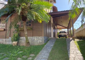 Foto 1 de Casa com 3 Quartos à venda, 250m² em Praia dos Amores, Balneário Camboriú