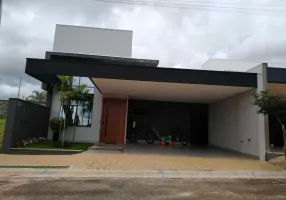 Foto 1 de Casa de Condomínio com 3 Quartos à venda, 204m² em Jardim Esmeralda, Marília