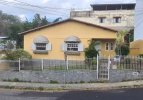 Foto 1 de Casa com 3 Quartos para alugar, 140m² em Bom Clima, Juiz de Fora