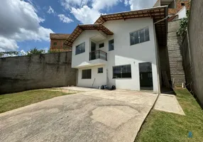 Foto 1 de Casa com 3 Quartos à venda, 180m² em Cruzeiro, Ribeirão das Neves