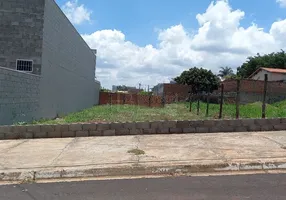 Foto 1 de Lote/Terreno à venda, 330m² em Jardim Universal, Araraquara