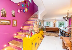 Foto 1 de Casa de Condomínio com 3 Quartos à venda, 238m² em Jardim Vitoria Regia, São Paulo