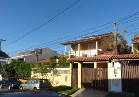 Foto 1 de Sobrado com 3 Quartos à venda, 360m² em Piratininga, Niterói