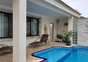 Foto 1 de Sobrado com 5 Quartos à venda, 220m² em Balneario Florida, Praia Grande