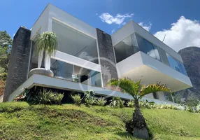 Foto 1 de Casa de Condomínio com 4 Quartos à venda, 324m² em Araras, Petrópolis