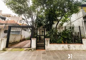 Foto 1 de Casa com 3 Quartos à venda, 220m² em Auxiliadora, Porto Alegre