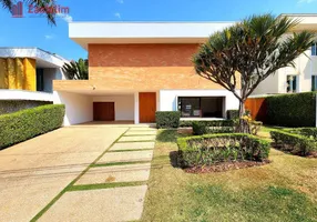 Foto 1 de Casa de Condomínio com 4 Quartos para venda ou aluguel, 600m² em Melville, Santana de Parnaíba