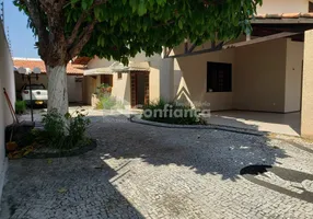 Foto 1 de Casa com 4 Quartos à venda, 339m² em Rodolfo Teófilo, Fortaleza