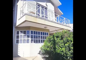 Foto 1 de Casa com 4 Quartos à venda, 263m² em Fazendinha, Curitiba