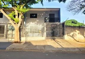 Foto 1 de Sobrado com 3 Quartos para alugar, 171m² em Jardim Piatã, Maringá