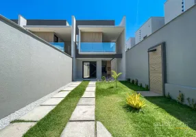 Foto 1 de Casa com 4 Quartos à venda, 150m² em Sapiranga, Fortaleza