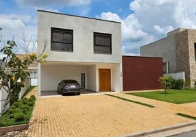 Foto 1 de Casa com 4 Quartos para venda ou aluguel, 345m² em Granja Viana, Carapicuíba