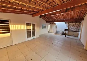Foto 1 de Casa com 2 Quartos à venda, 93m² em Praia de Carapebus, Serra